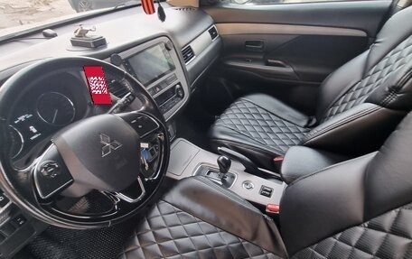 Mitsubishi Outlander III рестайлинг 3, 2017 год, 1 650 000 рублей, 20 фотография