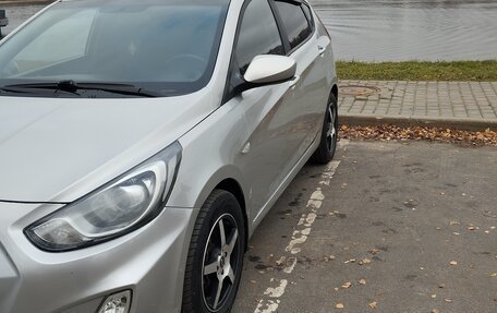 Hyundai Solaris II рестайлинг, 2011 год, 577 000 рублей, 8 фотография