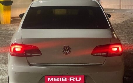 Volkswagen Passat B7, 2011 год, 800 000 рублей, 2 фотография