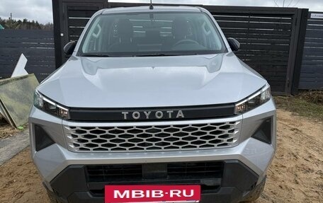Toyota Hilux, 2025 год, 5 800 000 рублей, 2 фотография