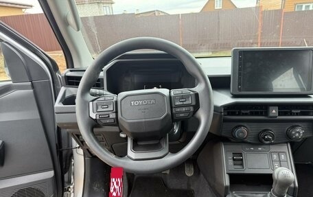 Toyota Hilux, 2025 год, 5 800 000 рублей, 12 фотография