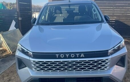 Toyota Hilux, 2025 год, 5 800 000 рублей, 8 фотография