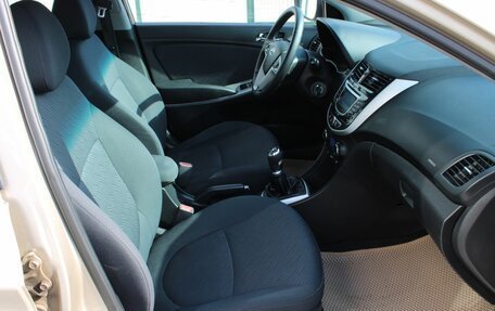 Hyundai Solaris II рестайлинг, 2012 год, 850 000 рублей, 17 фотография