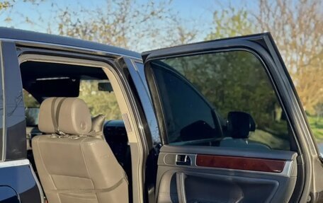 Volkswagen Touareg III, 2006 год, 1 400 000 рублей, 10 фотография