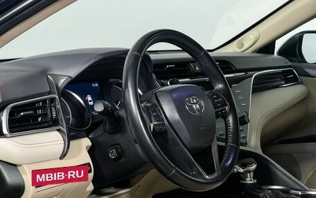 Toyota Camry, 2020 год, 3 500 000 рублей, 13 фотография
