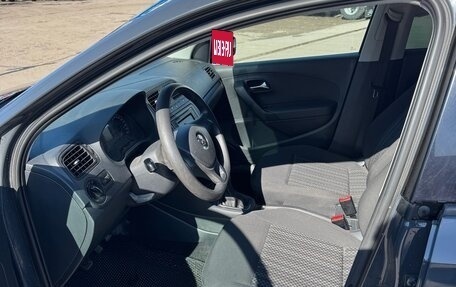 Volkswagen Polo VI (EU Market), 2015 год, 1 050 000 рублей, 3 фотография