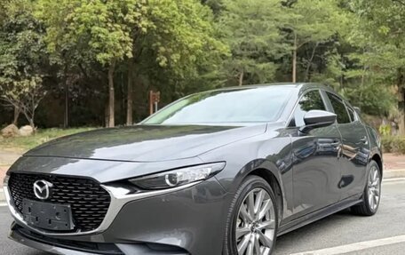 Mazda 3, 2022 год, 2 100 000 рублей, 3 фотография