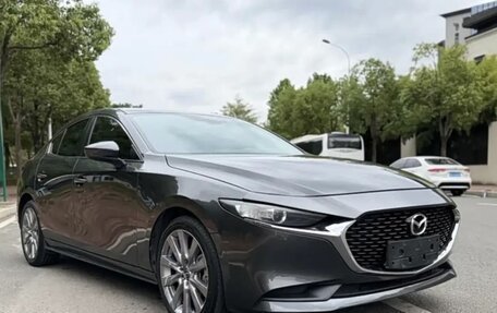 Mazda 3, 2022 год, 2 100 000 рублей, 2 фотография