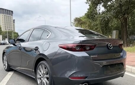 Mazda 3, 2022 год, 2 100 000 рублей, 4 фотография