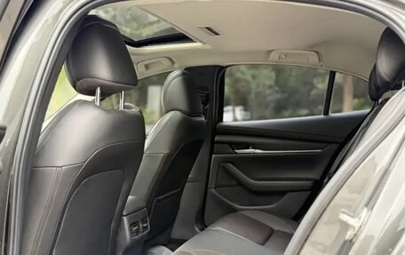 Mazda 3, 2022 год, 2 100 000 рублей, 10 фотография