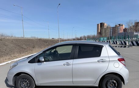 Toyota Vitz, 2013 год, 630 000 рублей, 3 фотография