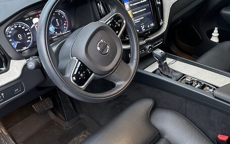 Volvo XC60 II, 2020 год, 3 999 000 рублей, 3 фотография