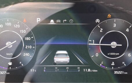 KIA Carnival, 2023 год, 5 500 000 рублей, 18 фотография