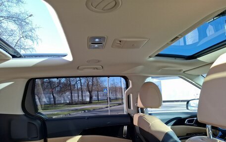 KIA Carnival, 2023 год, 5 500 000 рублей, 28 фотография