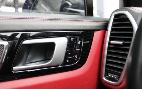 Porsche Cayenne III, 2018 год, 5 699 000 рублей, 10 фотография