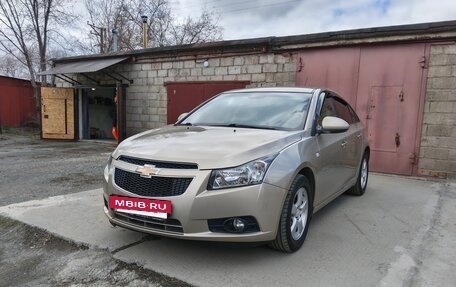 Chevrolet Cruze II, 2011 год, 700 000 рублей, 2 фотография