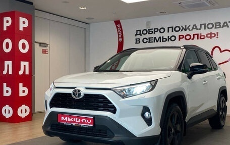 Toyota RAV4, 2021 год, 3 350 000 рублей, 1 фотография