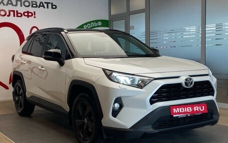 Toyota RAV4, 2021 год, 3 350 000 рублей, 3 фотография