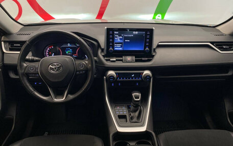 Toyota RAV4, 2021 год, 3 350 000 рублей, 9 фотография