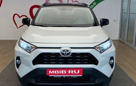 Toyota RAV4, 2021 год, 3 350 000 рублей, 2 фотография