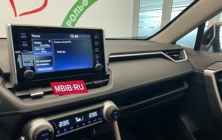 Toyota RAV4, 2021 год, 3 350 000 рублей, 16 фотография