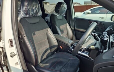 Mercedes-Benz B-Класс, 2019 год, 1 700 000 рублей, 12 фотография