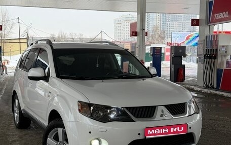 Mitsubishi Outlander III рестайлинг 3, 2008 год, 1 400 000 рублей, 1 фотография