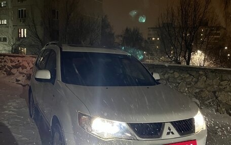 Mitsubishi Outlander III рестайлинг 3, 2008 год, 1 400 000 рублей, 9 фотография