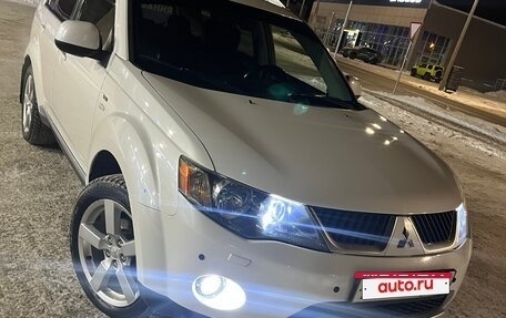 Mitsubishi Outlander III рестайлинг 3, 2008 год, 1 400 000 рублей, 6 фотография