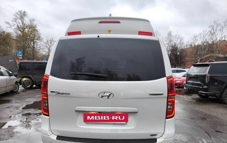 Hyundai Grand Starex Grand Starex I рестайлинг 2, 2019 год, 5 500 000 рублей, 11 фотография