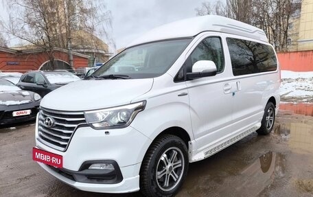 Hyundai Grand Starex Grand Starex I рестайлинг 2, 2019 год, 5 500 000 рублей, 9 фотография