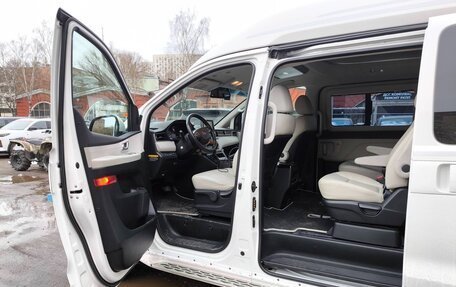 Hyundai Grand Starex Grand Starex I рестайлинг 2, 2019 год, 5 500 000 рублей, 15 фотография