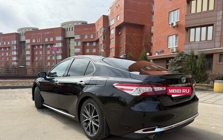 Toyota Camry, 2023 год, 3 650 000 рублей, 3 фотография