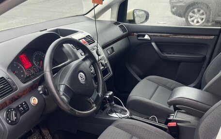 Volkswagen Touran III, 2010 год, 585 000 рублей, 8 фотография