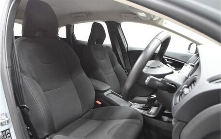 Volvo V40 II рестайлинг, 2018 год, 1 200 000 рублей, 13 фотография