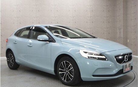 Volvo V40 II рестайлинг, 2018 год, 1 200 000 рублей, 3 фотография