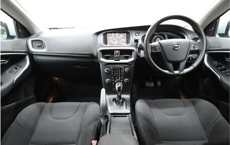 Volvo V40 II рестайлинг, 2018 год, 1 200 000 рублей, 12 фотография