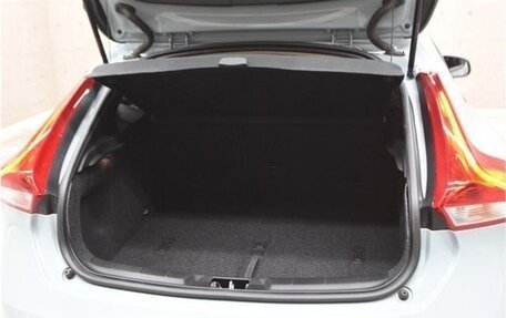 Volvo V40 II рестайлинг, 2018 год, 1 200 000 рублей, 11 фотография