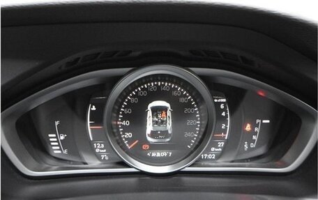 Volvo V40 II рестайлинг, 2018 год, 1 200 000 рублей, 25 фотография