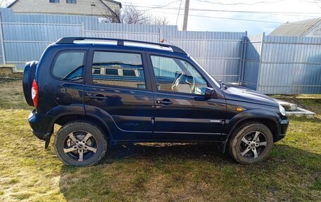 Chevrolet Niva I рестайлинг, 2010 год, 540 000 рублей, 4 фотография