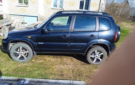 Chevrolet Niva I рестайлинг, 2010 год, 540 000 рублей, 6 фотография