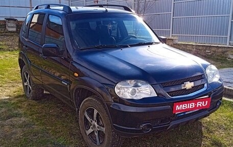 Chevrolet Niva I рестайлинг, 2010 год, 540 000 рублей, 3 фотография