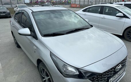 Hyundai Solaris II рестайлинг, 2021 год, 1 480 000 рублей, 2 фотография