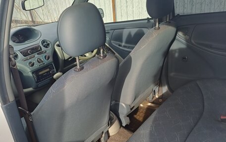 Toyota Vitz, 2001 год, 295 000 рублей, 10 фотография