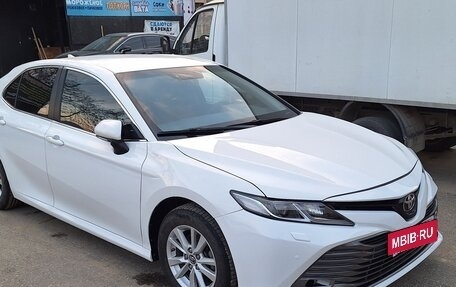 Toyota Camry, 2019 год, 1 850 000 рублей, 3 фотография