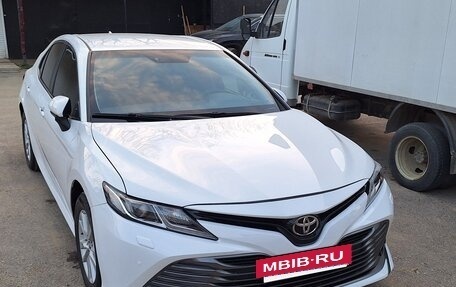 Toyota Camry, 2019 год, 1 850 000 рублей, 2 фотография