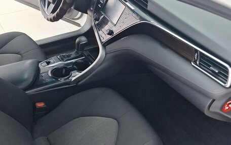 Toyota Camry, 2019 год, 1 850 000 рублей, 8 фотография