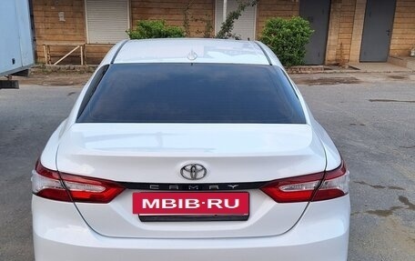 Toyota Camry, 2019 год, 1 850 000 рублей, 5 фотография