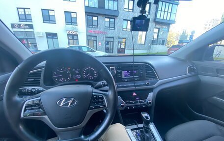 Hyundai Elantra VI рестайлинг, 2016 год, 1 220 000 рублей, 9 фотография