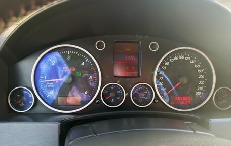 Volkswagen Touareg III, 2006 год, 1 050 000 рублей, 21 фотография